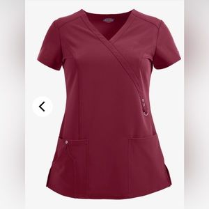 Dickies ‘Extreme Stretch’ ScrubTop in Wine. Mock Wrap Style.  Size XL. NWT